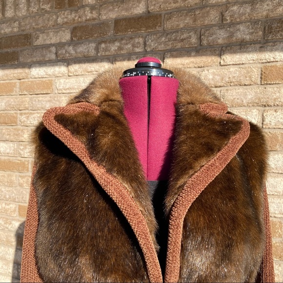 A.D. Originals | Vintage Elegant Brown Fur Coat with Gold Cheetah Brooch M 🐆✨ - Picture 3 of 15